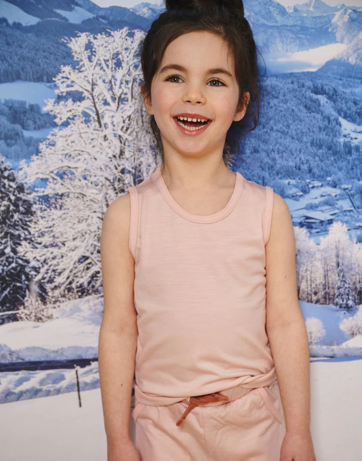 bleikur ullar nærbolur, merino ull, mjúk barnaföt, hlý barnaföt, smalls merino, föðurland, larílei, larí lei