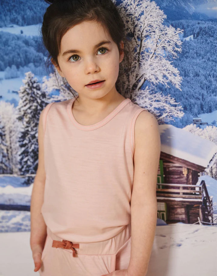 bleikur ullar nærbolur, merino ull, mjúk barnaföt, hlý barnaföt, smalls merino, föðurland, larílei, larí lei