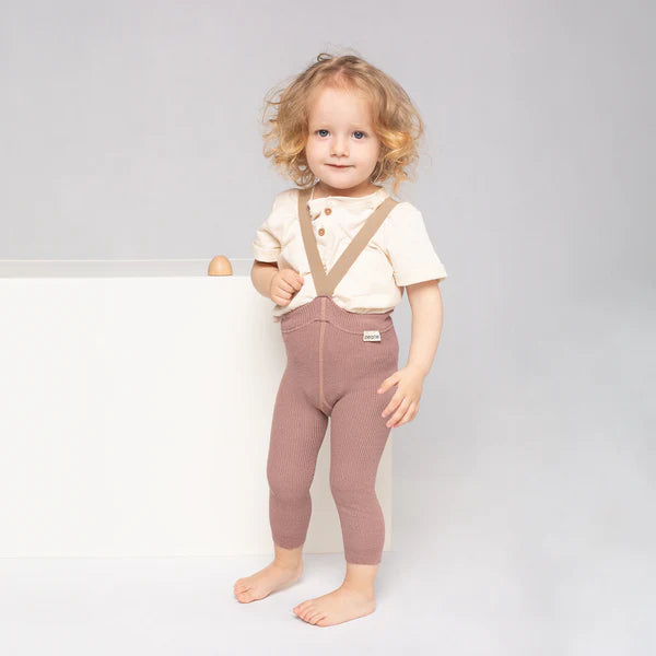 Rósbleikar leggings með böndum - handsaumaðar - mjúk barnaföt - leikskólaföt - LaríLei - Larí Lei - Peqne