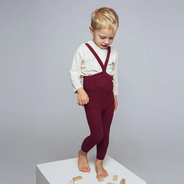 vínrauðar leggings með böndum - handsaumaðar - mjúk barnaföt - leikskólaföt - LaríLei - Larí Lei - Peqne