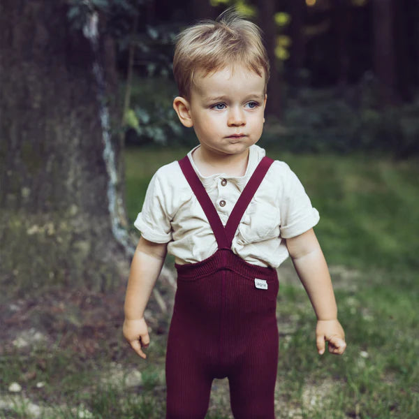 vínrauðar leggings með böndum - handsaumaðar - mjúk barnaföt - leikskólaföt - LaríLei - Larí Lei - Peqne