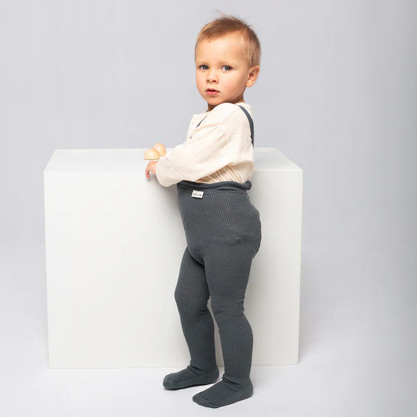 Perlugráar / gráar / sokkabuxur með böndum - handsaumaðar - mjúk barnaföt - leikskólaföt - LaríLei - Larí Lei - Peqne