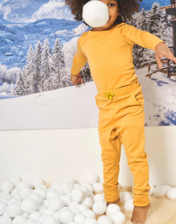 Mjúk barnaföt / ullarföt / merino ullarföt / merino ull / mjúk ullarföt / gular buxur / sinnepsgulur / karrígulur / Smalls Merino / LaríLei / Larí Lei