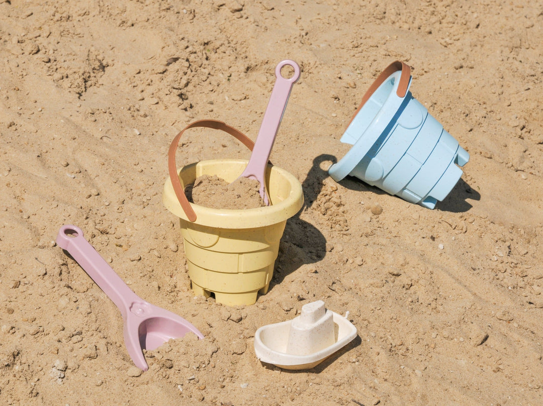Vistvæn leikföng / eco / leikföng / lífrænt plast / sandsett / fata og skófla / LaríLei / Larí Lei / sumarvörur / sumarleikföng / Elfiki