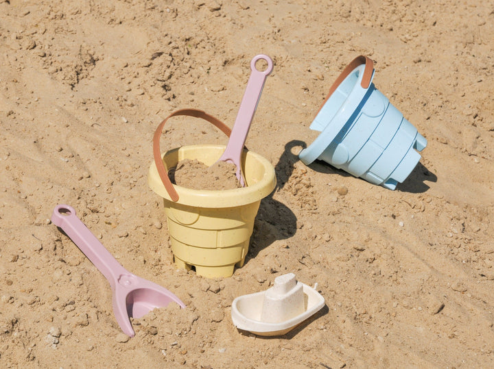 Vistvæn leikföng / eco / leikföng / lífrænt plast / sandsett / fata og skófla / LaríLei / Larí Lei / sumarvörur / sumarleikföng / Elfiki
