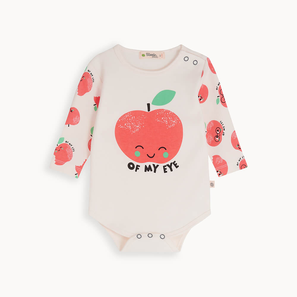 hvít langerma samfella með rauðu epli | apple of my eye | ungbarnaföt - barnaföt - LaríLei - Larí Lei