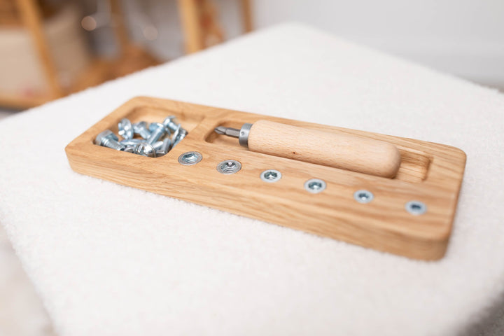 Handgerð leikföng / Þroskaleikföng / Viðarleikföng / Montessori / Sniðugar gjafir /Threewood / LaríLei / Larí Lei / skrúfuborð