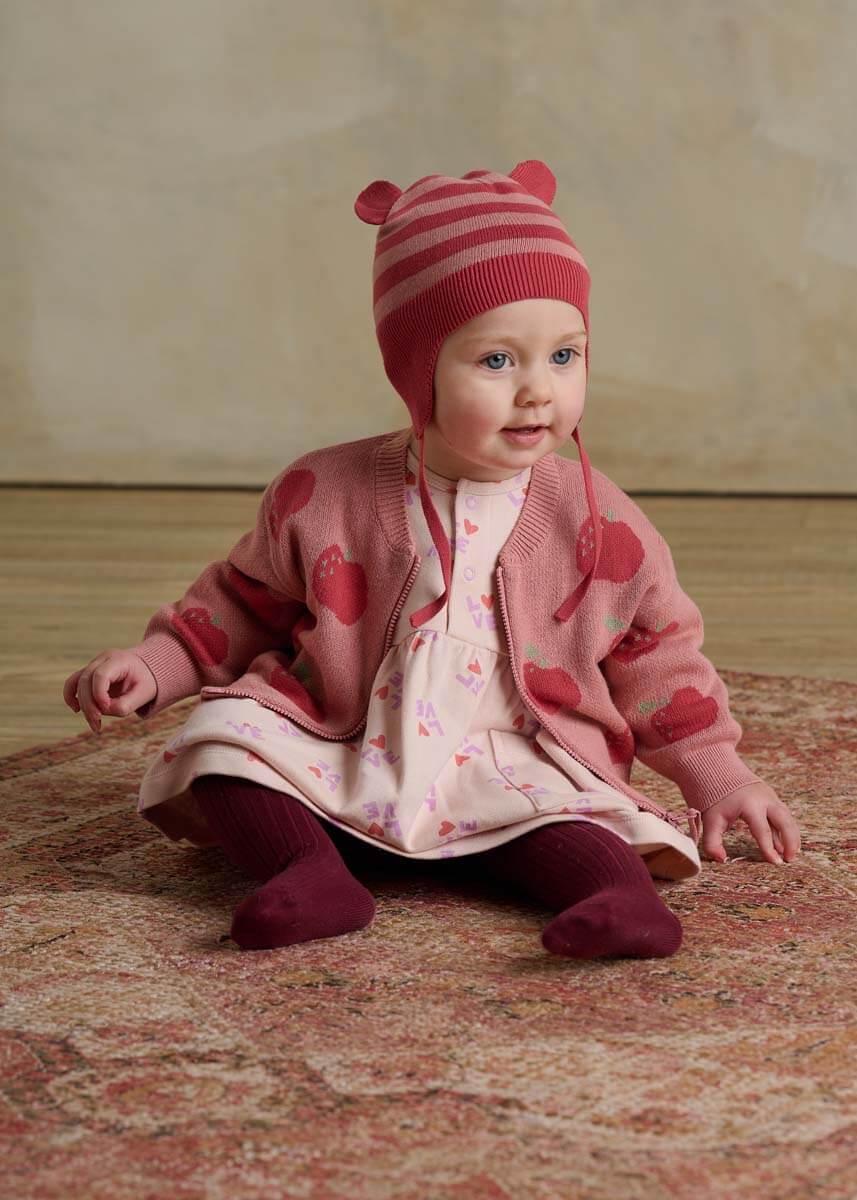 mjúk barnaföt, prjónapeysa, prjóna peysa, peysujakki, rennd  peysa, the bonnie mob, bómullarpeysa, LaríLei, Larí Lei, sniðugar gjafir - sniðug gjöf / vetur / hlý föt / leikskólaföt