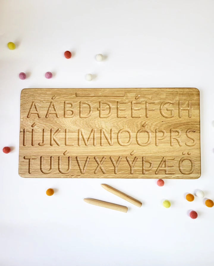 íslenska stafrófsbrettið, þroskaleikföng, sniðugar gjafir, viðarleikföng, threewood, larílei