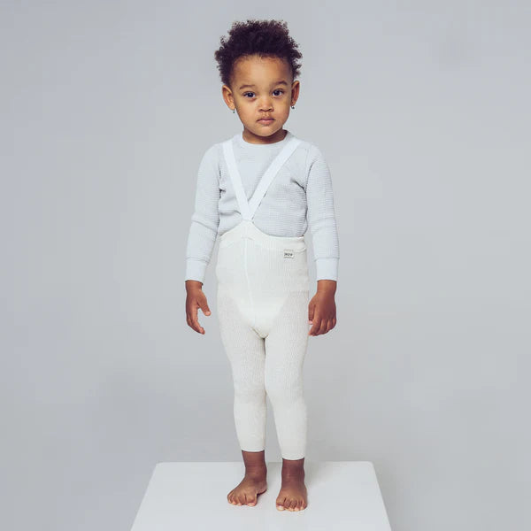 kremaðar / krem hvítar / off white / hvítar / ólitaðar legging með böndum - handsaumaðar - mjúk barnaföt - leikskólaföt - LaríLei - Larí Lei - Peqne