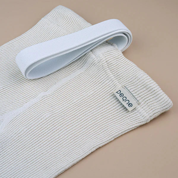 kremaðar / krem hvítar / off white / hvítar / ólitaðar legging með böndum - handsaumaðar - mjúk barnaföt - leikskólaföt - LaríLei - Larí Lei - Peqne