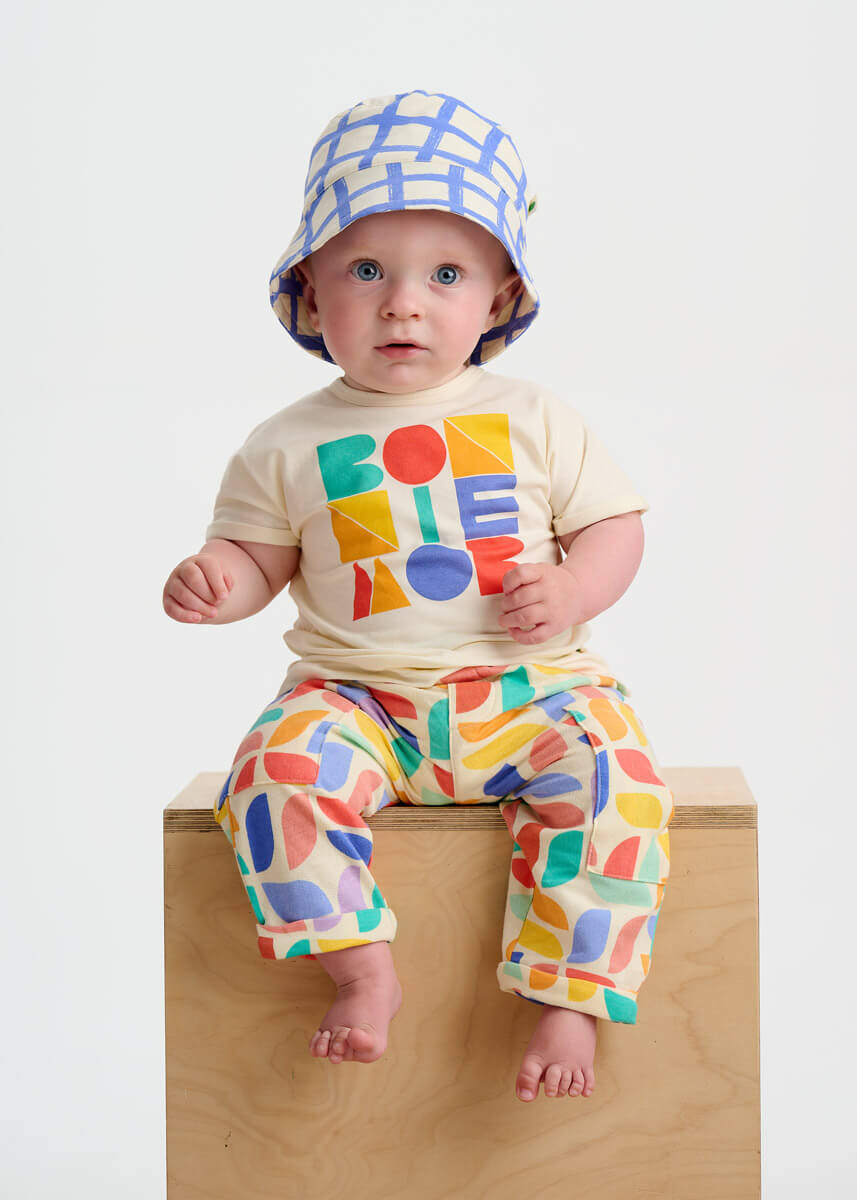 Vistvæn leikföng / eco / leikföng / lífrænt plast / bílar / bílaleikur / steypubíll / stór bíll / LaríLei / Larí Lei / sniðugar gjafir / sniðug gjöf / Elfiki /mjúk barnaföt, stutterma bolur, léttur fatnaður, the bonnie mob, lífræn bómull, jólagjöf fyrir börn, jólagjöf,  gjafapakki, gjafapakkar