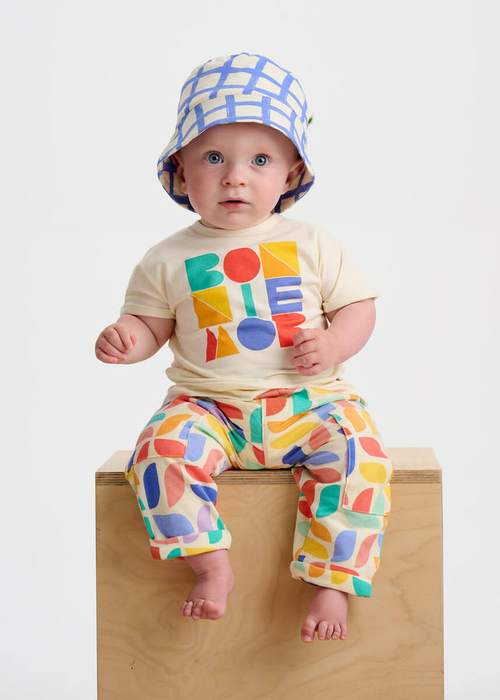 Vistvæn leikföng / eco / leikföng / lífrænt plast / bílar / bílaleikur / steypubíll / stór bíll / LaríLei / Larí Lei / sniðugar gjafir / sniðug gjöf / Elfiki /mjúk barnaföt, stutterma bolur, léttur fatnaður, the bonnie mob, lífræn bómull, jólagjöf fyrir börn, jólagjöf,  gjafapakki, gjafapakkar